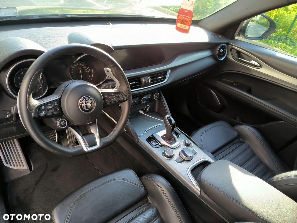 Alfa Romeo Stelvio 2.0 Turbo 16V AT8-Q4 Veloce Ti - 34
