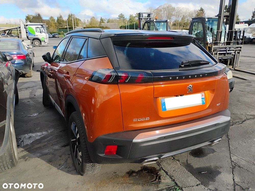 Peugeot 2008 PureTech 130 EAT8 GT - 3