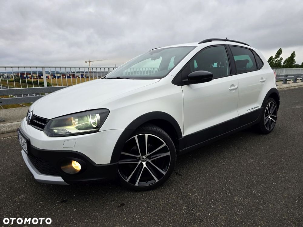 Volkswagen Polo 1.2 TSI Cross Urban White - 1