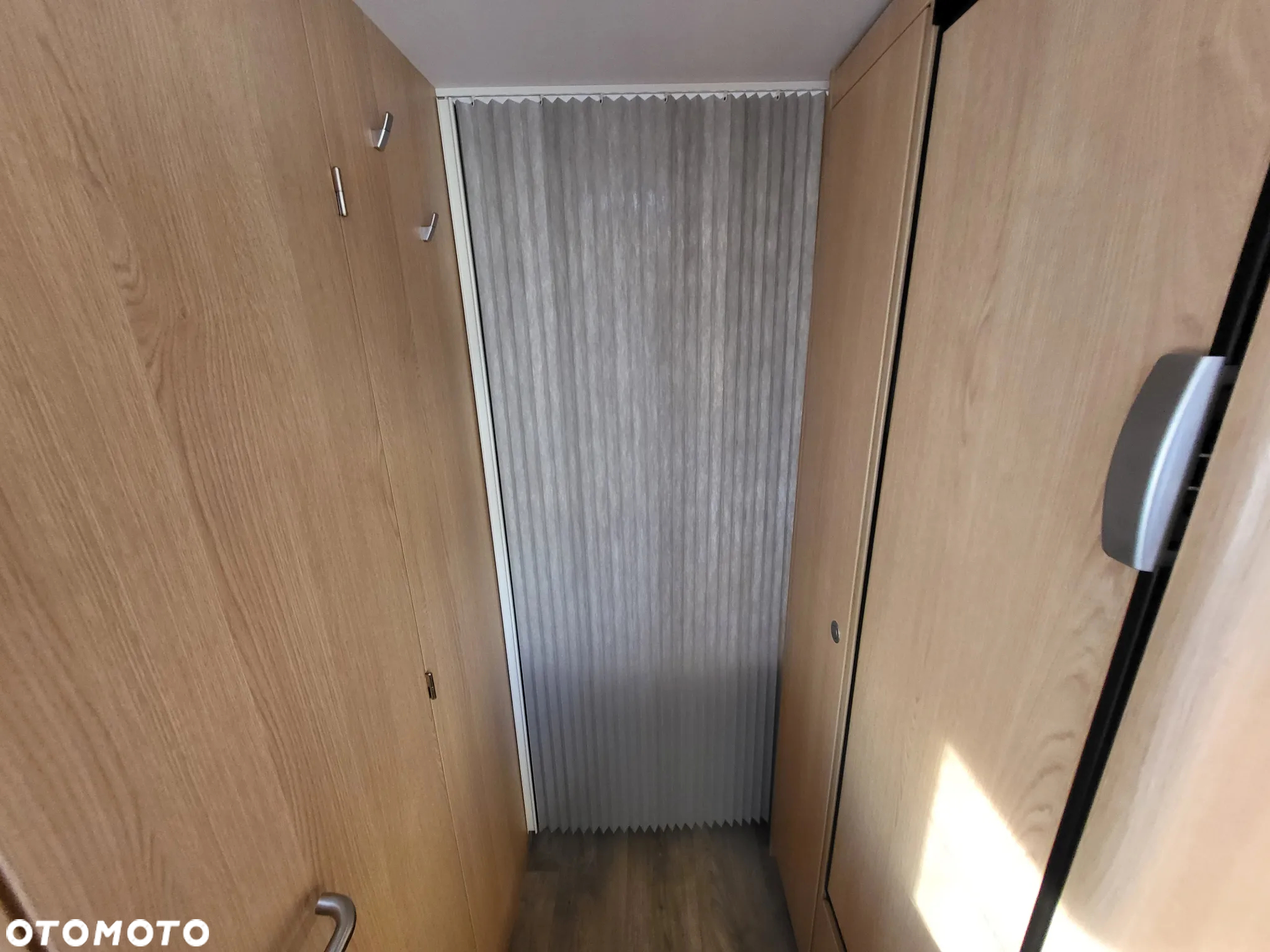 LMC Videro 530 K - duża luksusowa przyczepa - 36