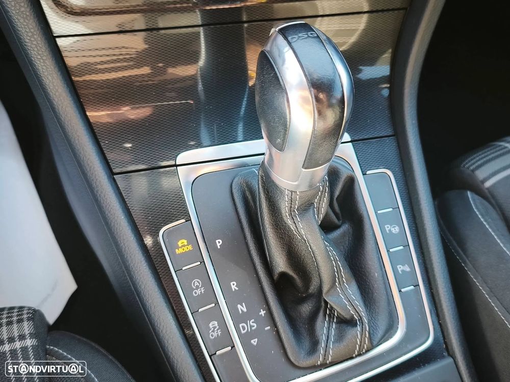 VW Golf 2.0 TDI GTD DSG - 43