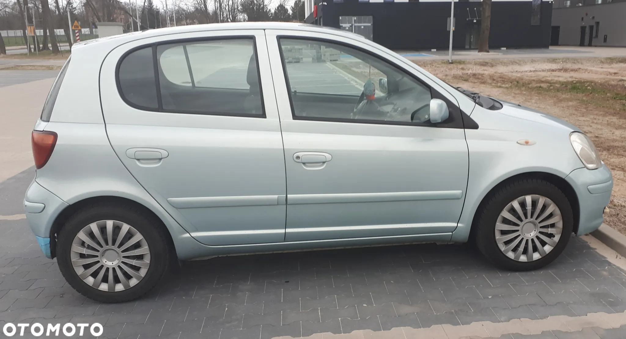 Toyota Yaris 1.3 - 5