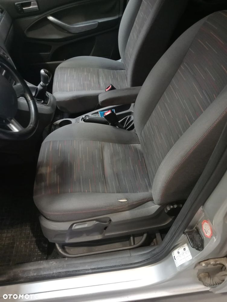 Ford C-MAX 2.0 Ghia - 17