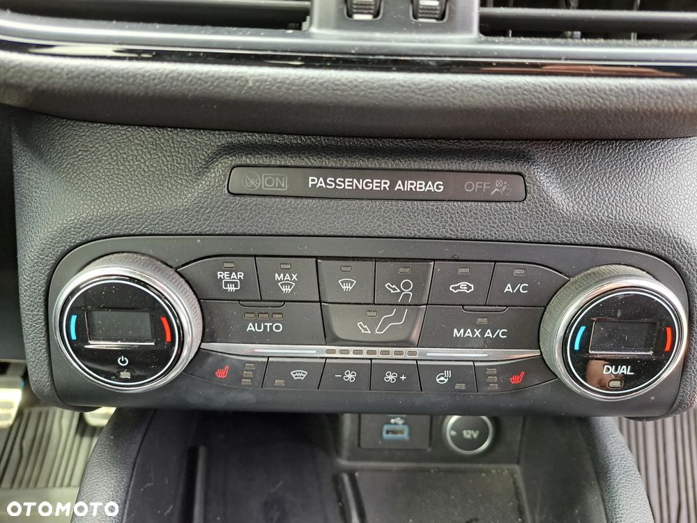 Ford Kuga 2.0 EcoBlue mHEV FWD ST-Line X - 24