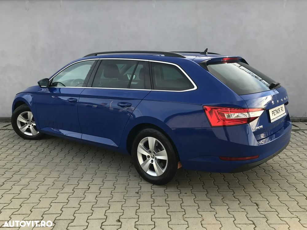 Skoda Superb 2.0 TDI DSG Ambition - 5