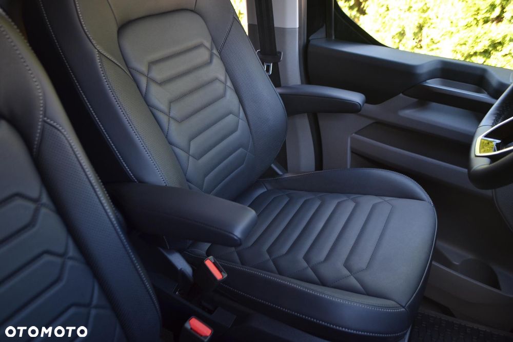Ford Tourneo Custom L2H1 VA Autm Titanium - 32