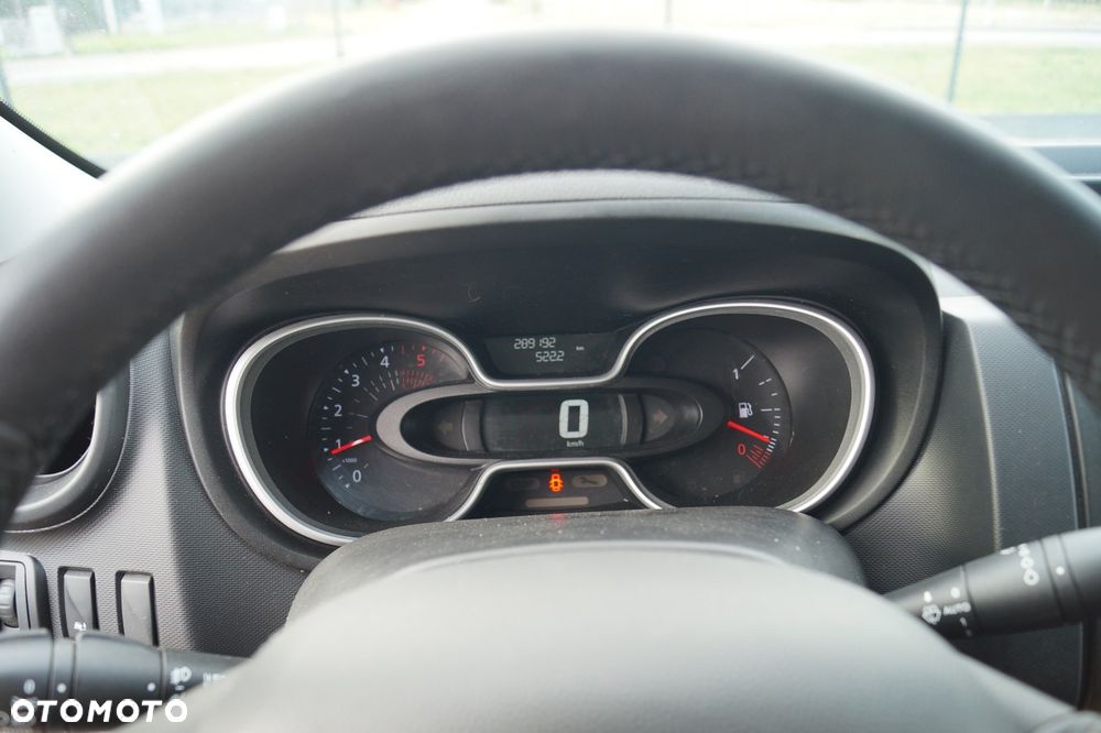 Renault Trafic - 16