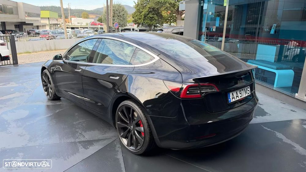 Tesla Model 3 — photo 4