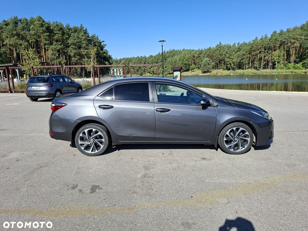 Toyota Corolla - 5