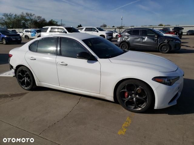 Alfa Romeo Giulia - 25
