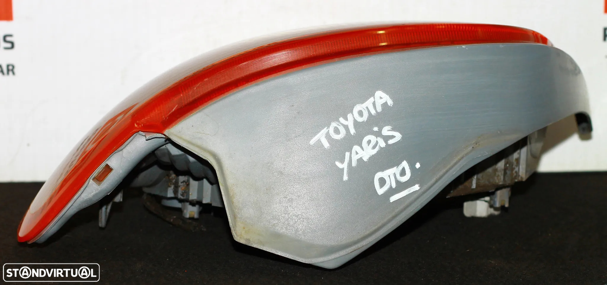 FAROLIM DIREITO TOYOTA YARIS - 4