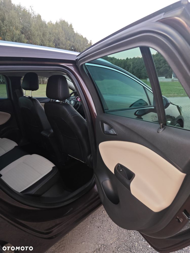 Opel Astra 1.4 Turbo Business - 18