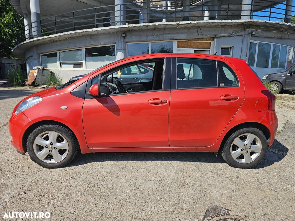 Toyota Yaris 1.3 Luna - 2