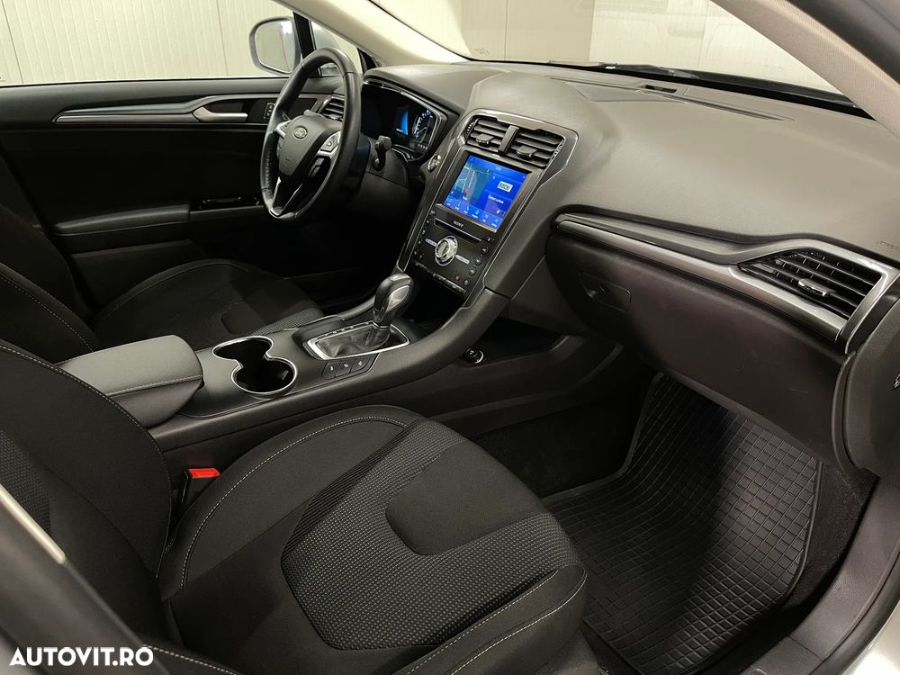 Ford Mondeo 2.0 HEV Titanium - 11