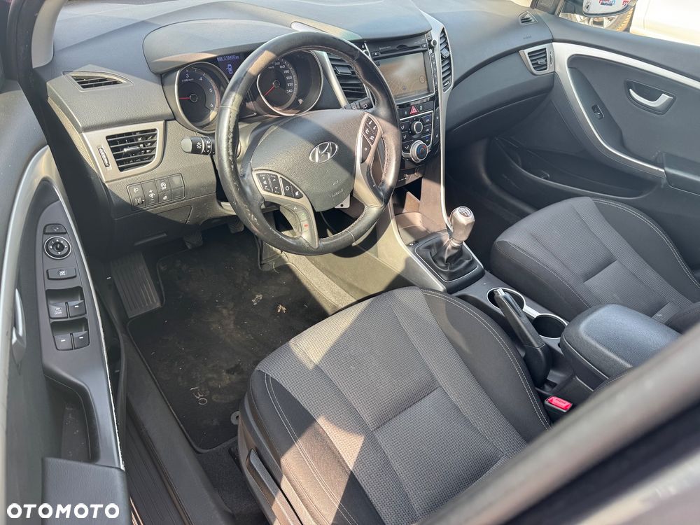 Hyundai i30 blue 1.6 CRDi Classic Navigation - 25