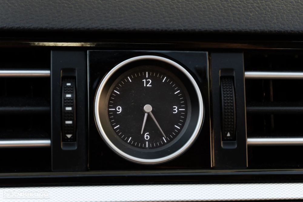 VW Passat Variant 1.6 TDI SCR DSG Business - 24