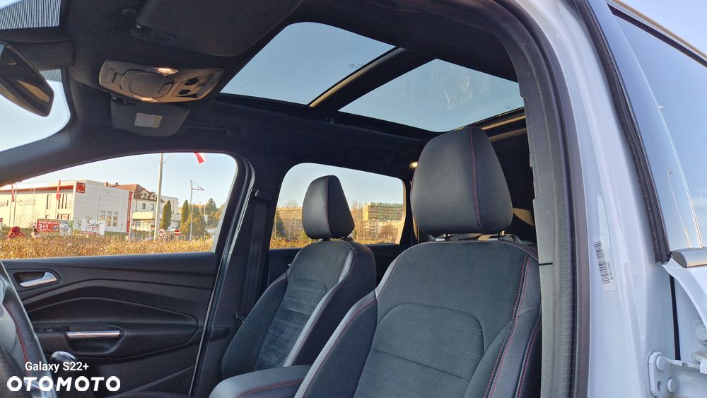 Ford Kuga 1.5 EcoBoost 2x4 ST-Line - 8