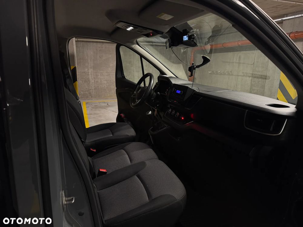 Renault Trafic - 12