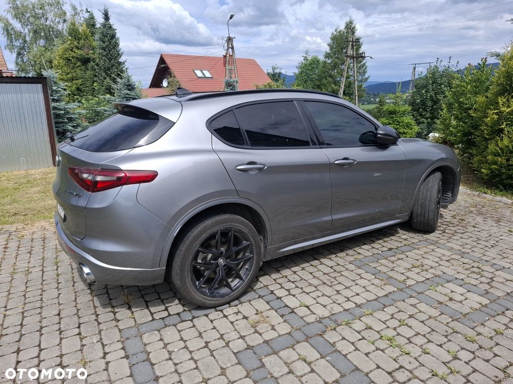 Alfa Romeo Stelvio - 4
