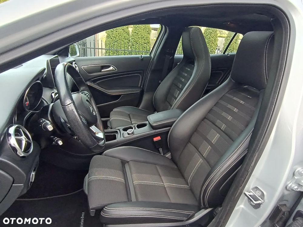 Mercedes-Benz GLA 200 7G-DCT UrbanStyle Edition - 9