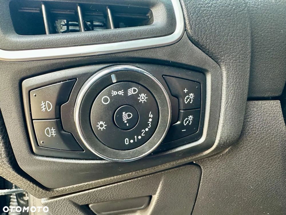 Ford Focus - 32
