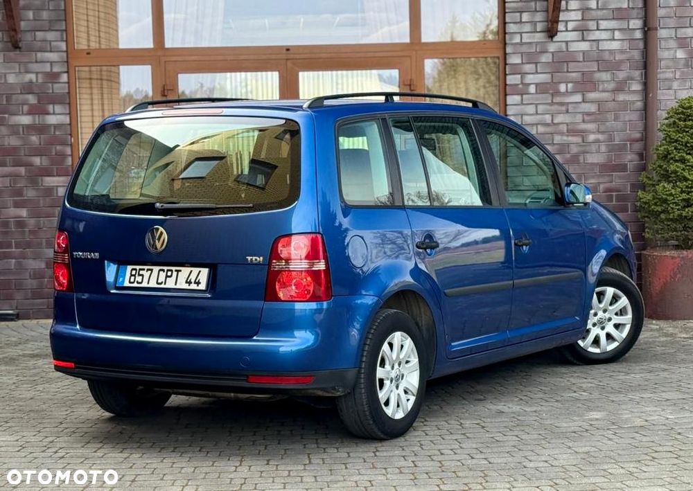 Volkswagen Touran - 19