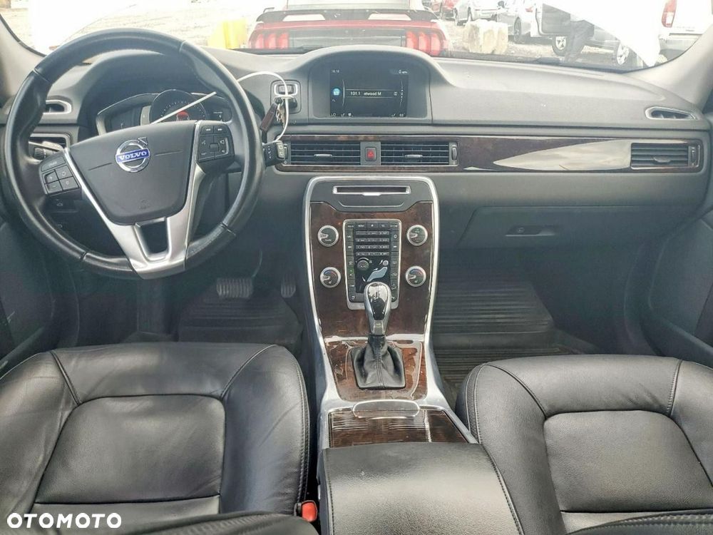 Volvo XC 70 - 8