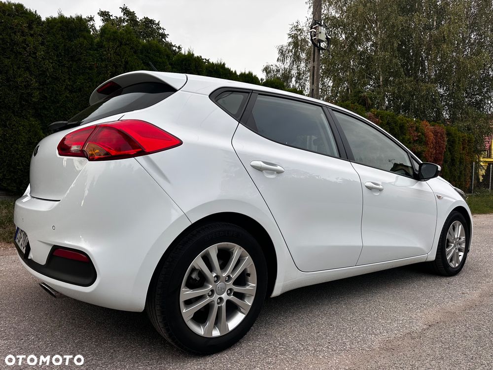 Kia Ceed 1.4 CVVT Dream Team Edition - 4
