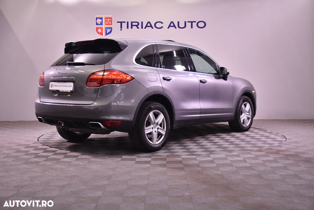 Porsche Cayenne - 5