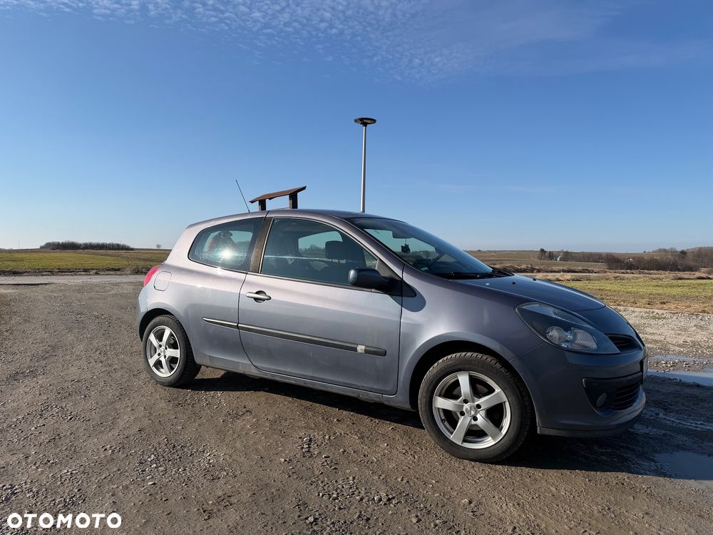 Renault Clio - 16