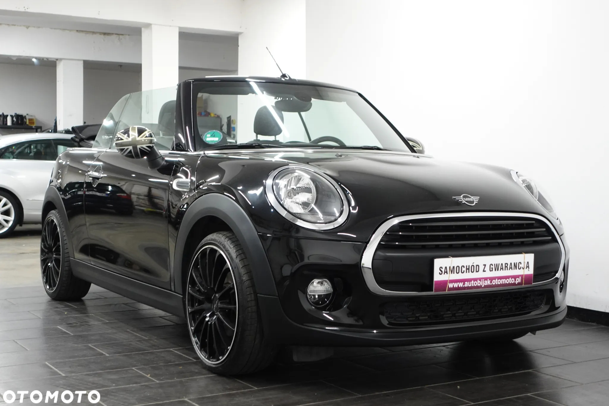 MINI ONE Cabrio - 24