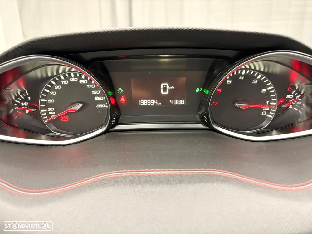 Peugeot 308 1.2 PureTech GT Line - 18