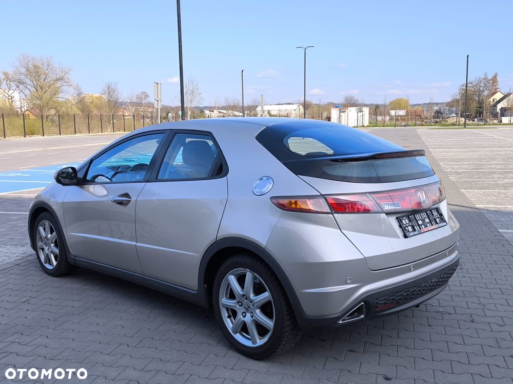 Honda Civic 1.8 Executive - 24