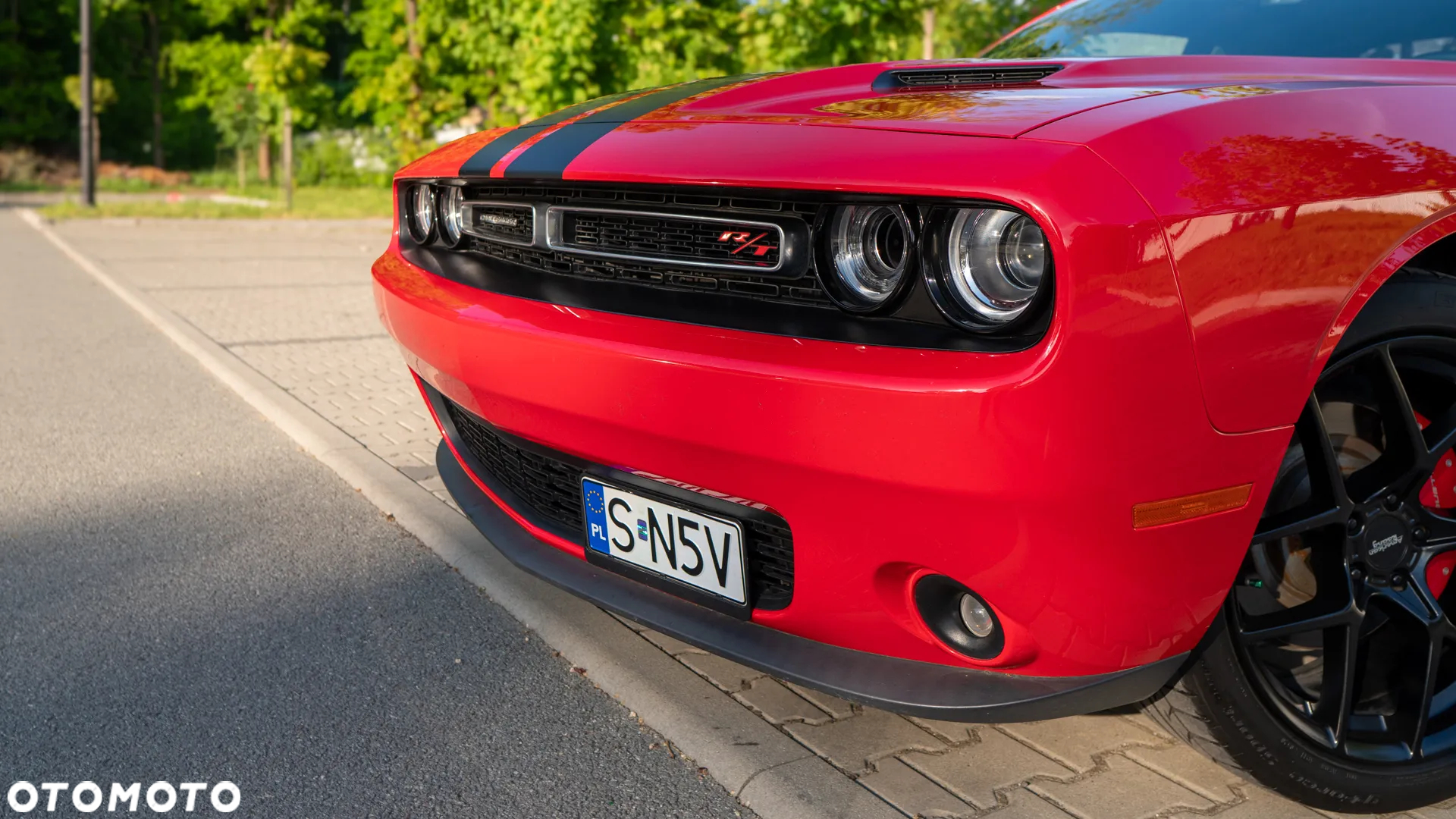Dodge Challenger - 10
