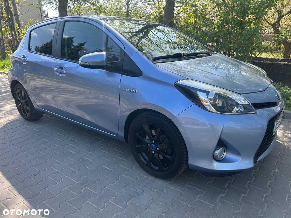 Toyota Yaris Hybrid 100 Premium - 4