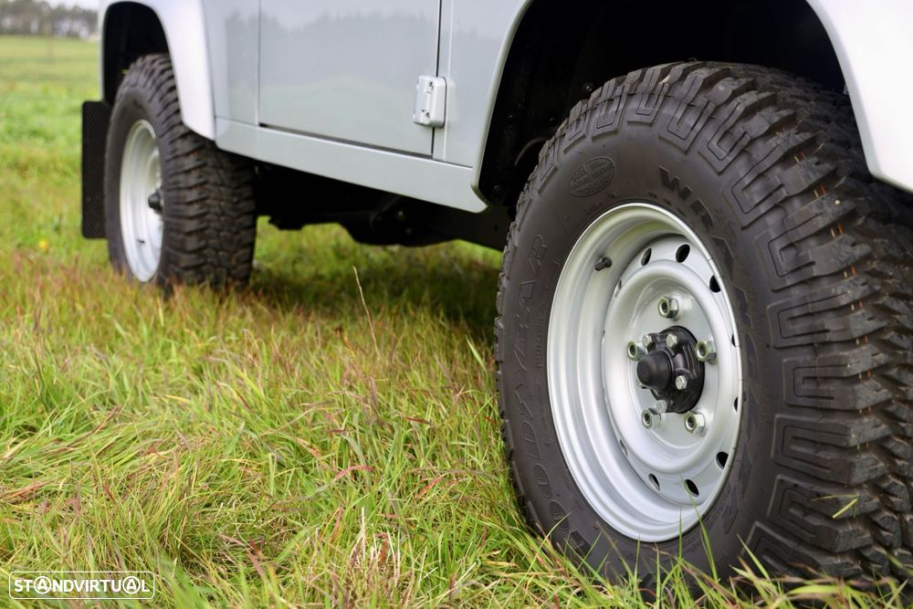 Land Rover Defender 90 2.4 CRD SE - 5