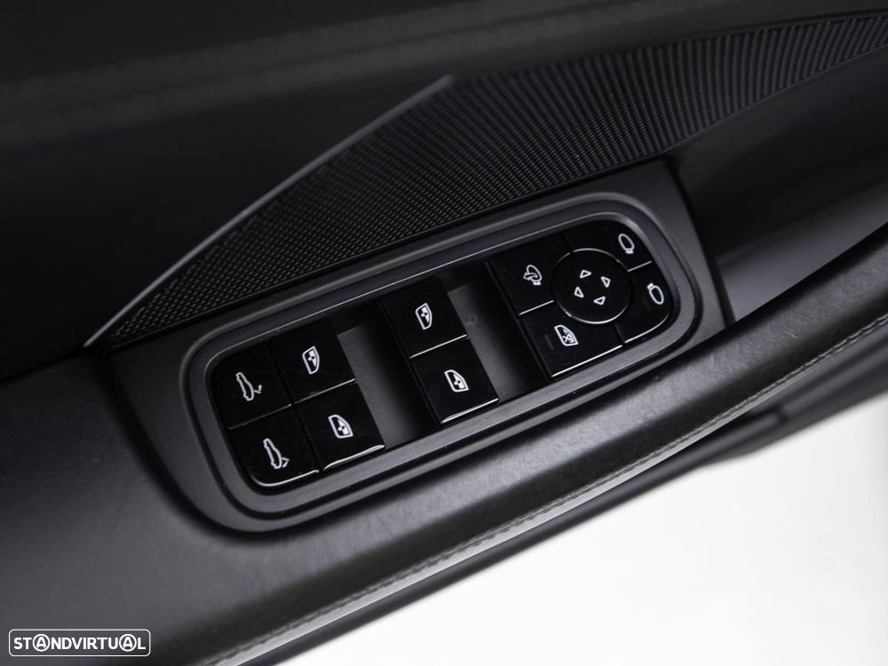 Porsche Panamera 4 S - 17