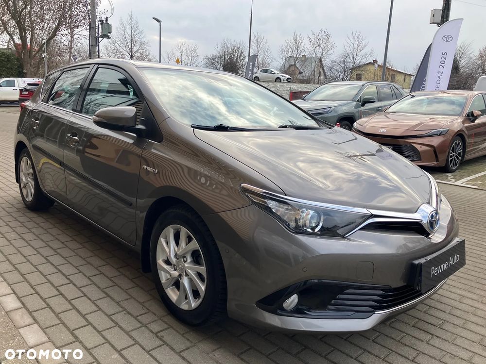 Toyota Auris Hybrid 135 Premium - 11