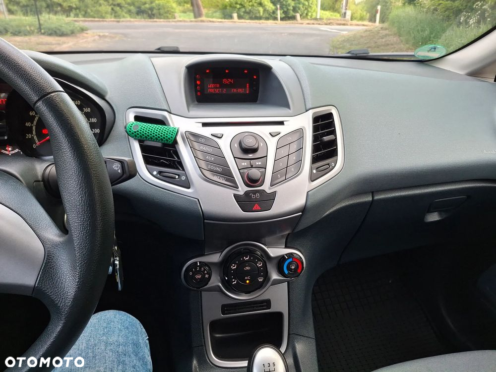 Ford Fiesta 1.25 Ambiente - 9