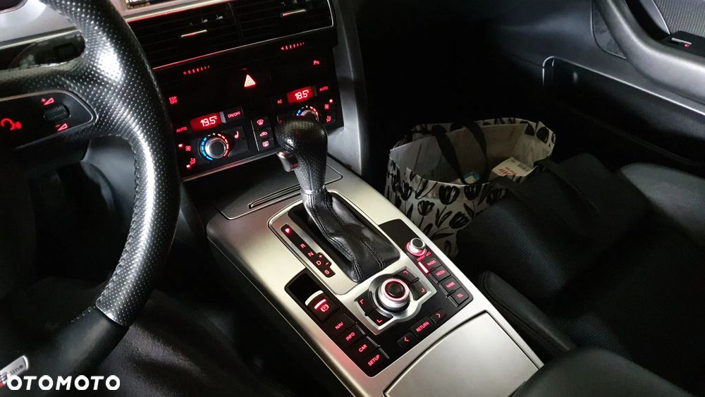 Audi A6 Avant 3.0 TDI quattro S tronic - 33