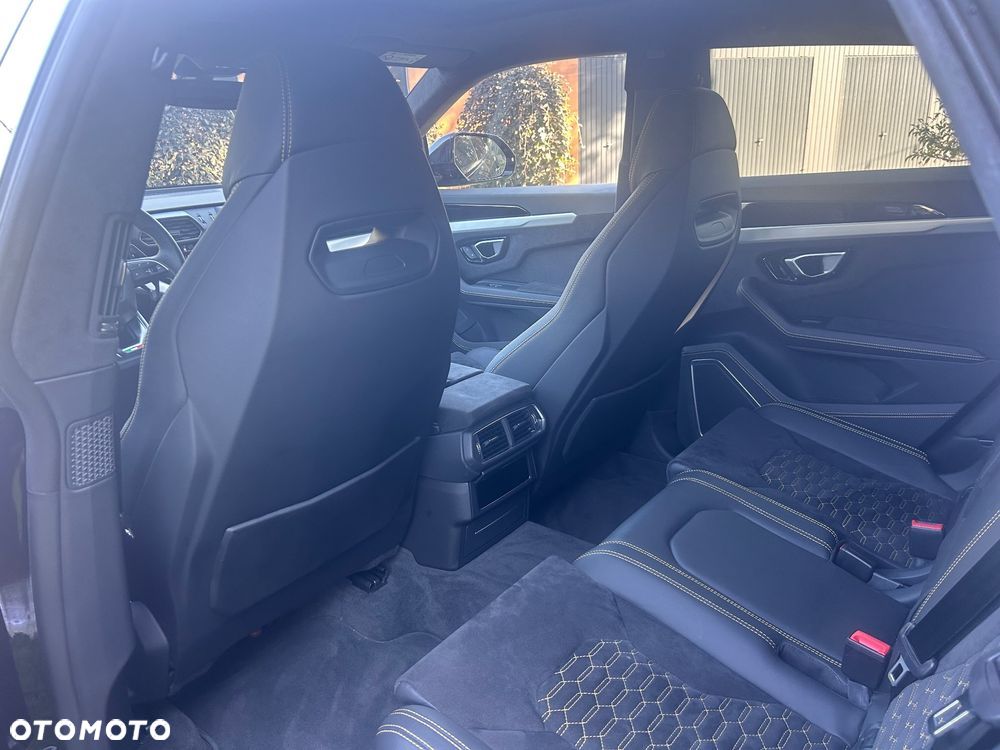 Lamborghini Urus - 12