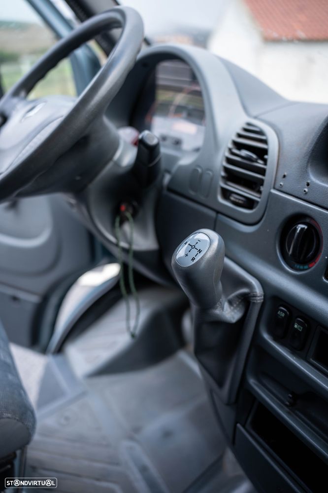 Mercedes-Benz Sprinter - 14