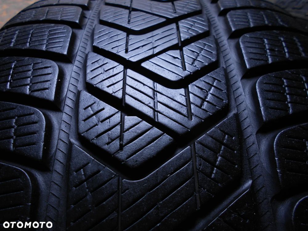 OPONY 255/50R19 PIRELLI SCORPION WINTER MO  DOT 3220 8MM - 4