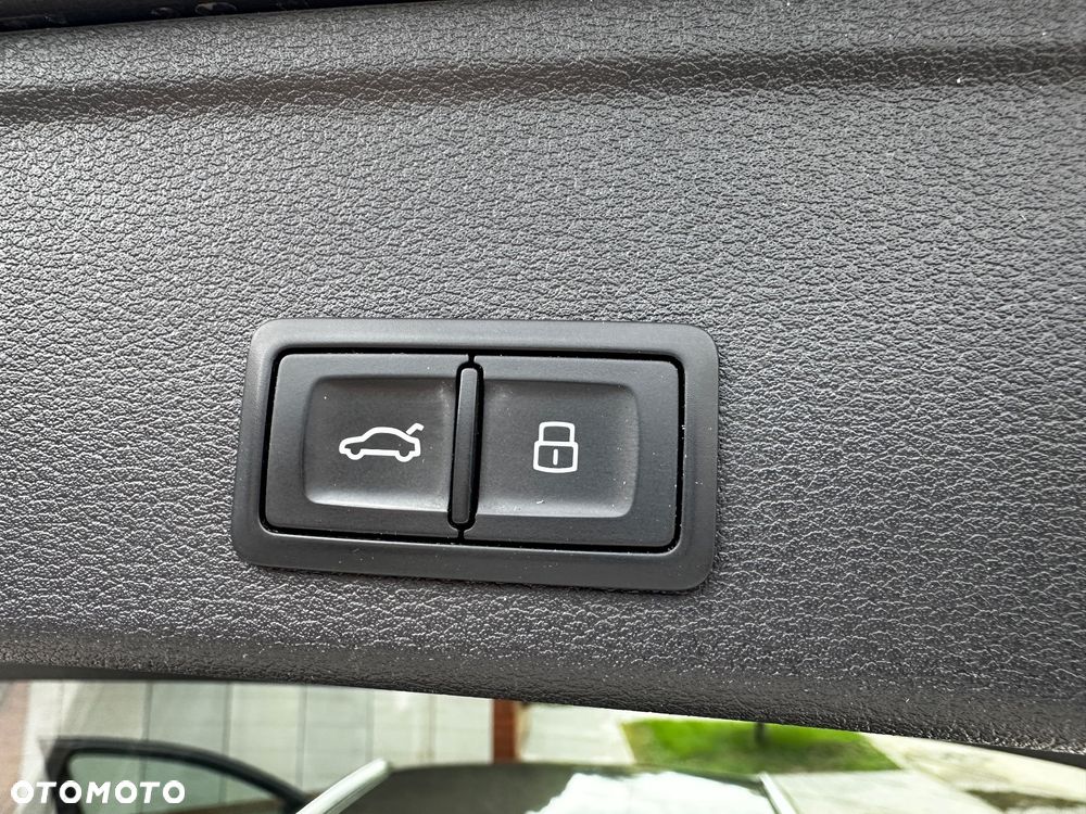 Audi A4 Avant 2.0 TFSI ultra S tronic sport - 35