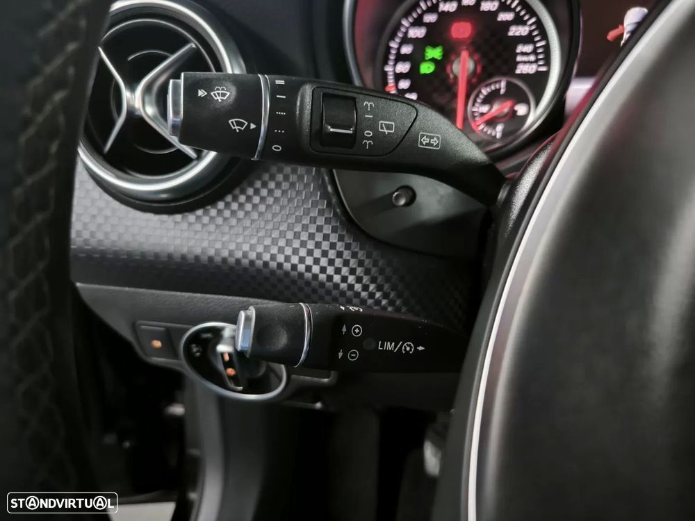 Mercedes-Benz A 180 d Urban - 31