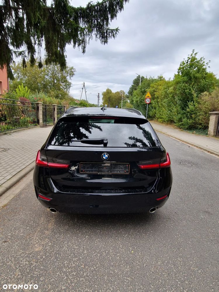 BMW Seria 3 320i Touring - 4