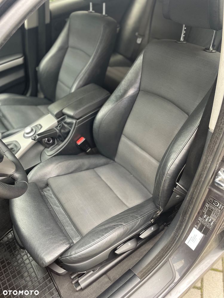 BMW Seria 3 320d - 22