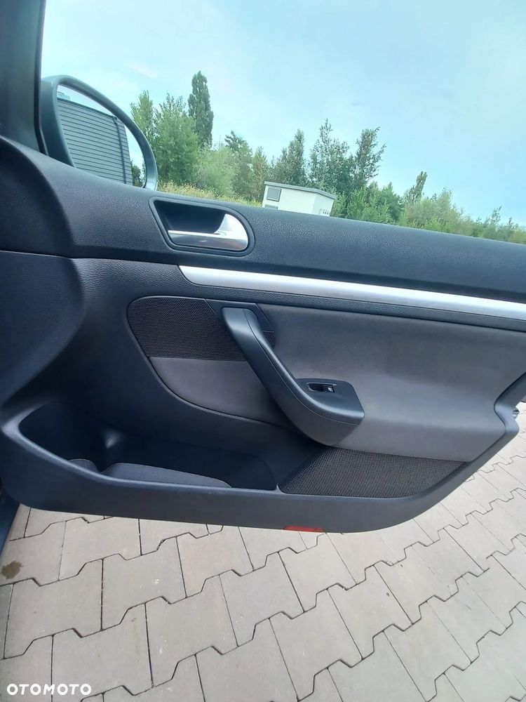 Volkswagen Golf 1.9 TDI DPF United BlueMotion - 31