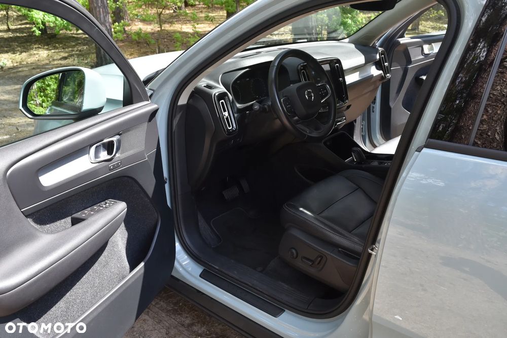 Volvo XC 40 T5 AWD Geartronic Momentum Pro - 22