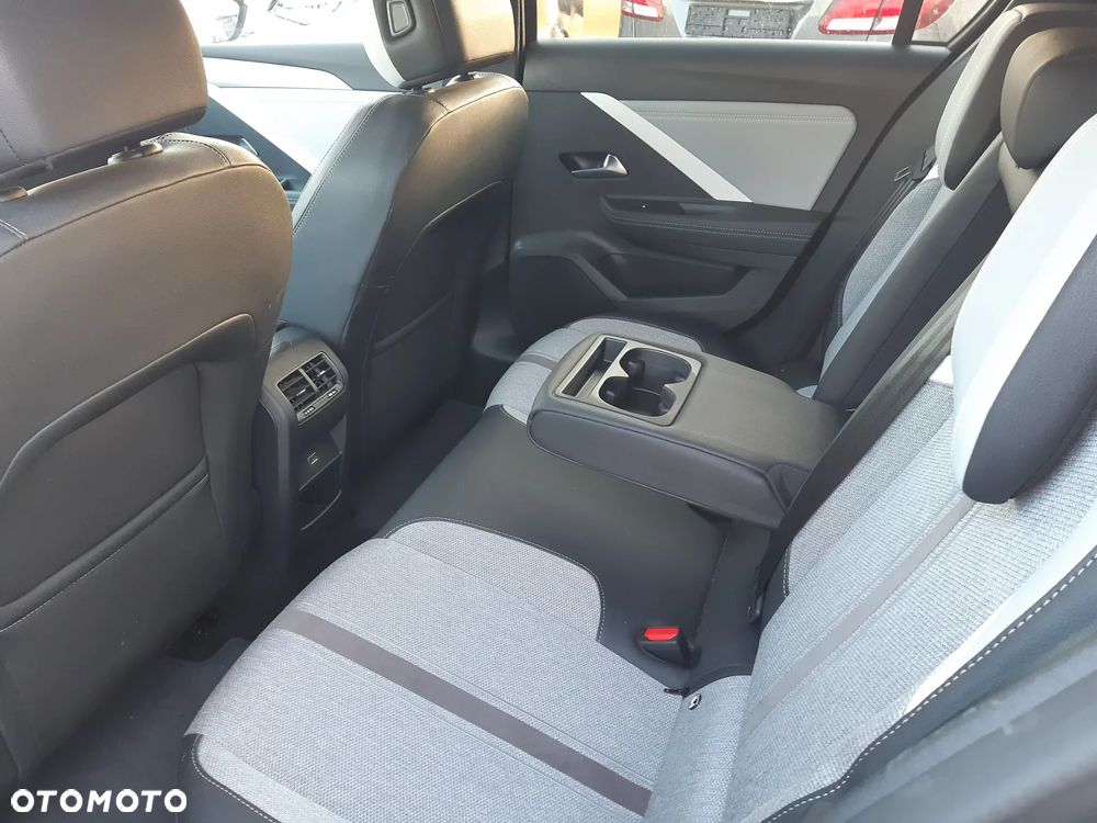 Opel Astra 1.2 Turbo Start/Stop Elegance - 17